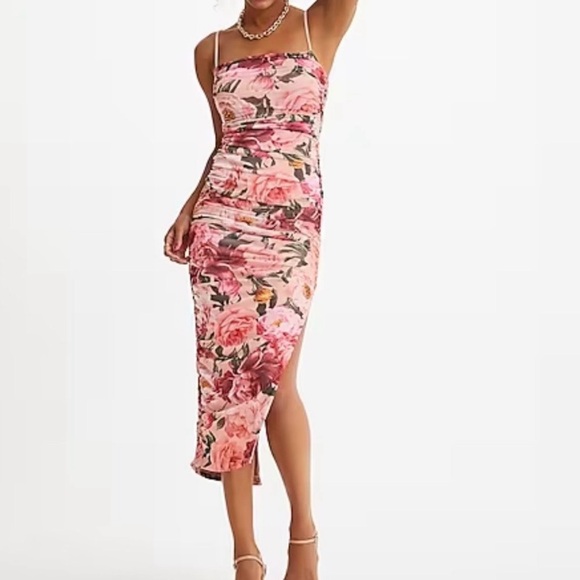 Express Floral Ruched Midi Dress - Picture 2 of 8